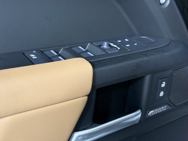 New 2026 Land Rover Defender 110 X-Dynamic SE AWD/4WD image 15
