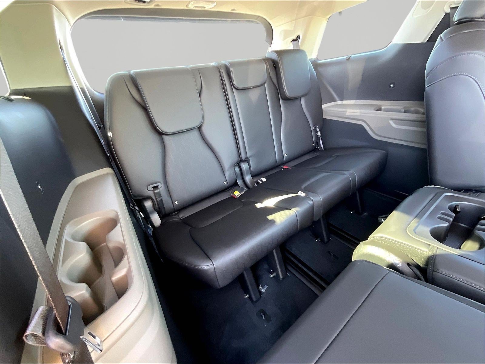 New 2027 Kia Carnival EX FWD image 21