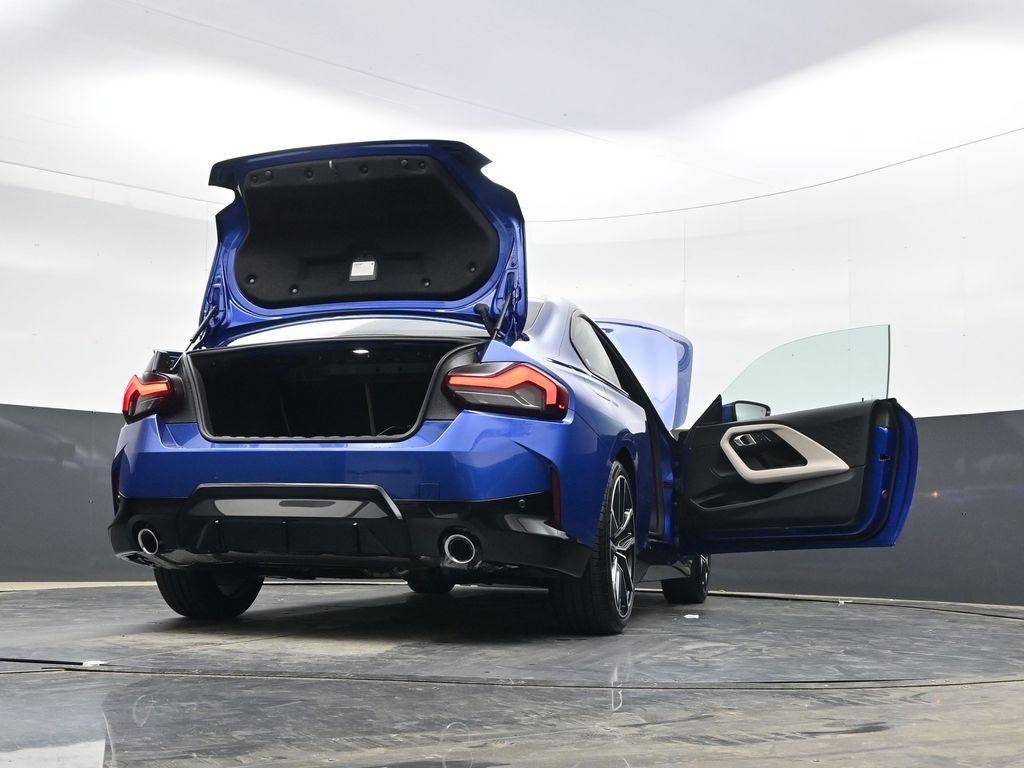 Used 2024 BMW 230i Coupe w/ M Sport Package RWD image 40