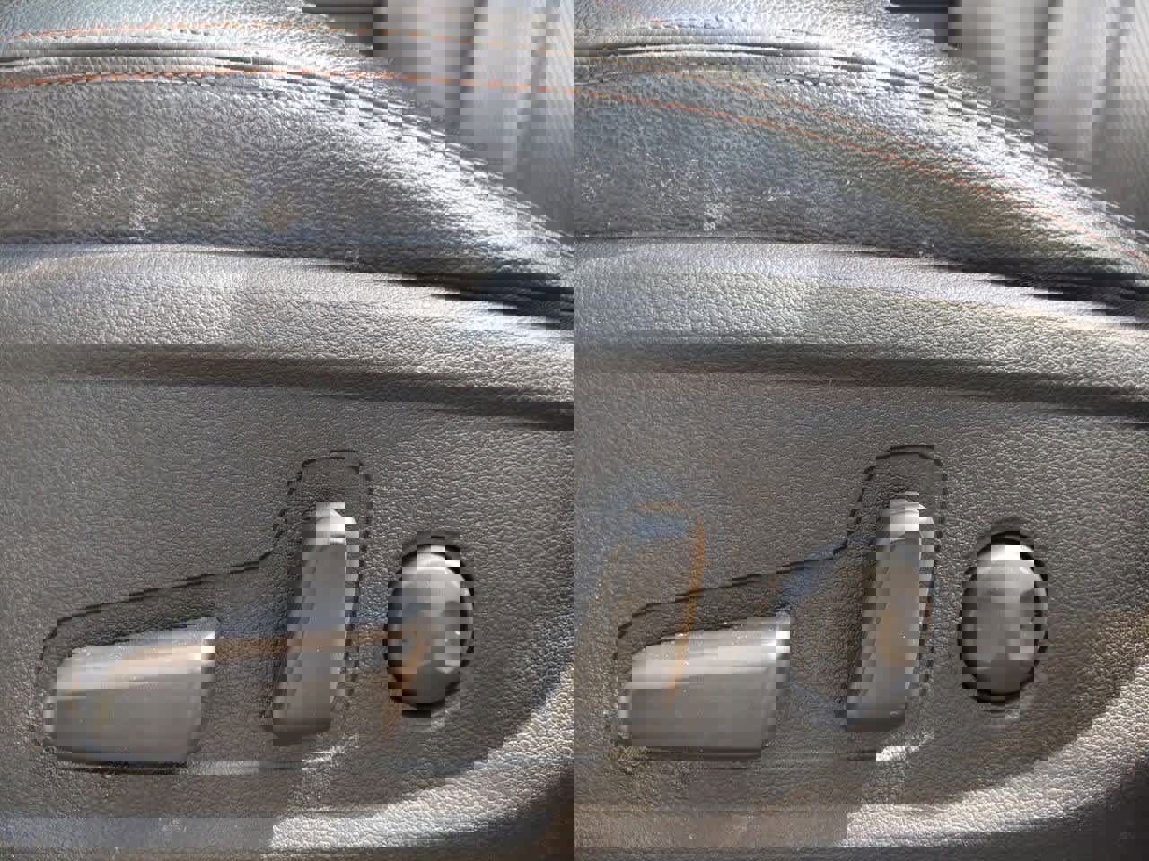 Used 2019 Hyundai Santa Fe Limited image 16