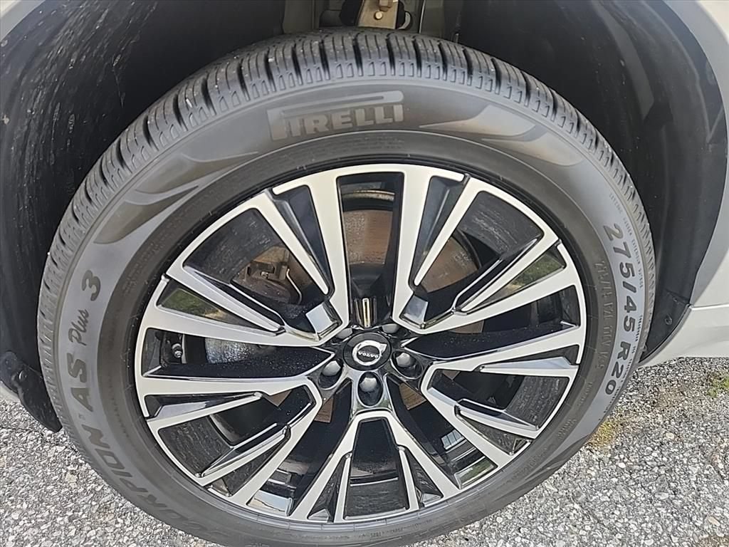 Certified 2025 Volvo XC90 T8 Core w/ Protection Package Premier AWD/4WD image 9