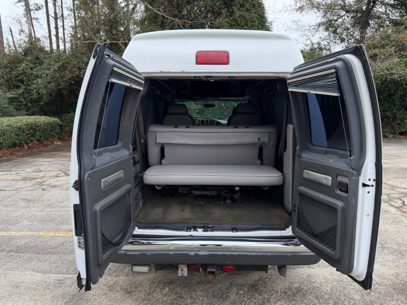 Used 2002 Ford E-150 and Econoline 150 image 7