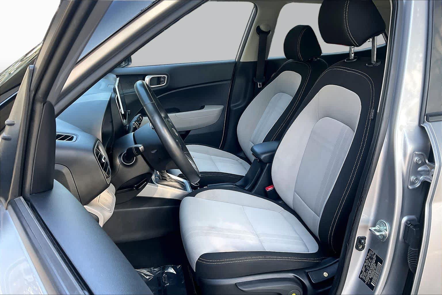 Certified 2026 Hyundai Venue SEL FWD image 8