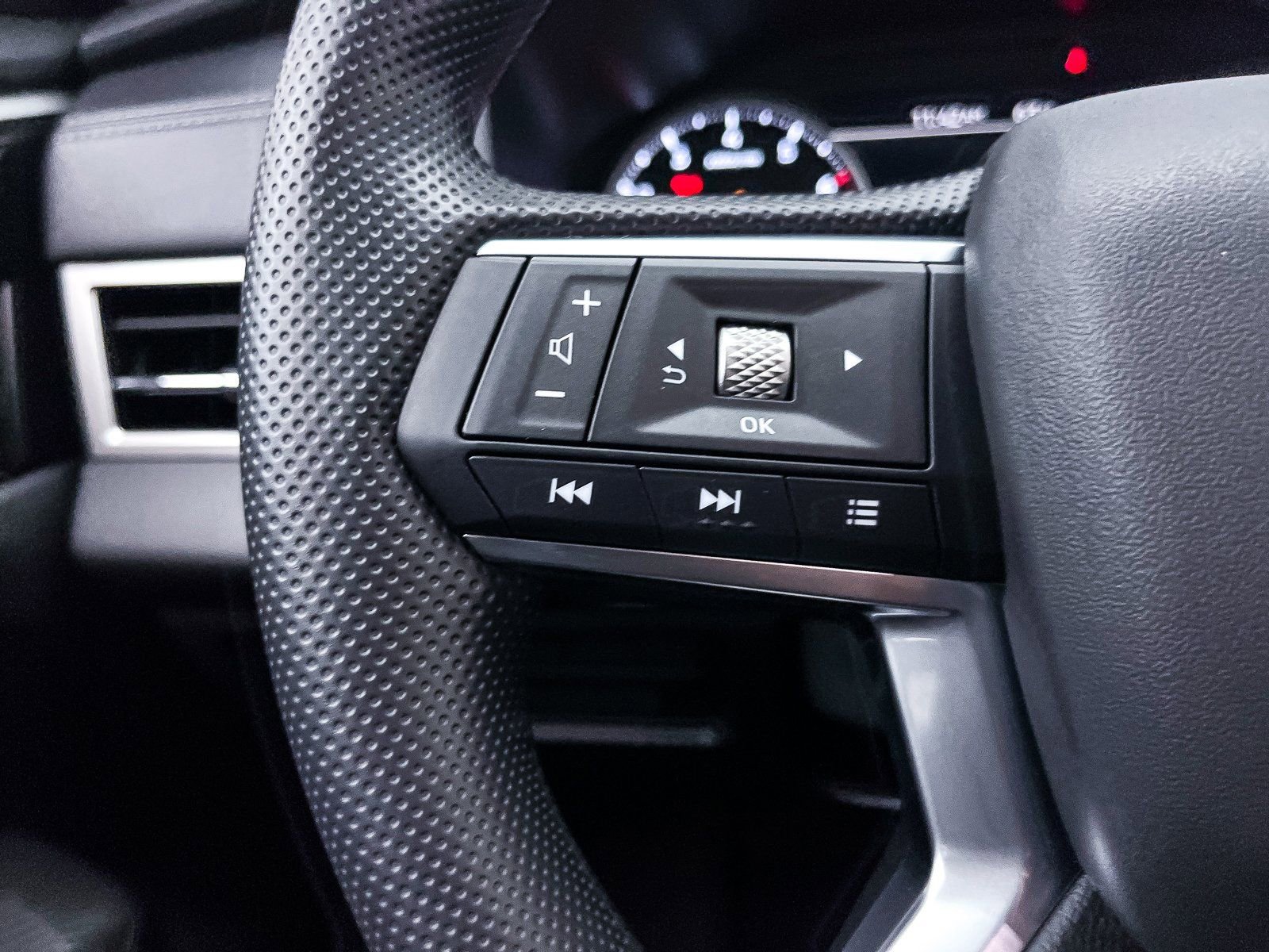 New 2025 Mitsubishi Outlander ES image 22