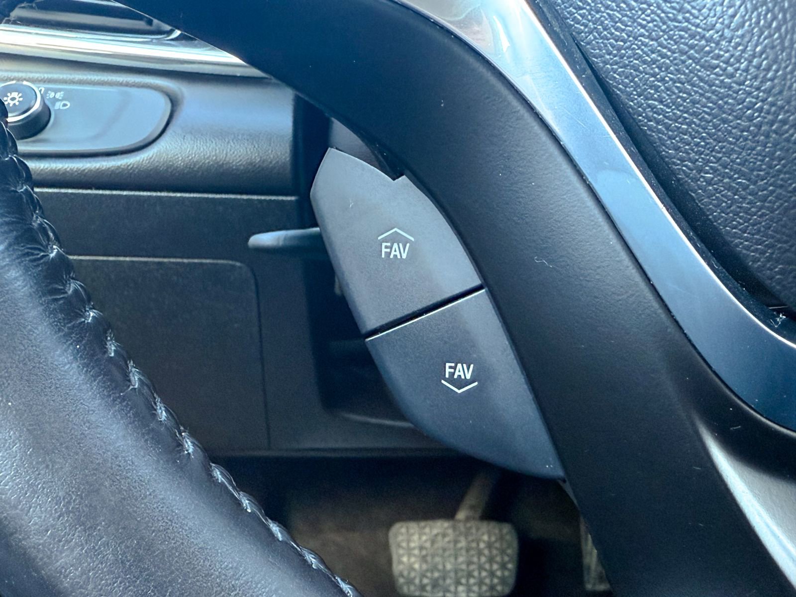 Certified 2018 Chevrolet Volt Premier w/ Driver Confidence Package image 45