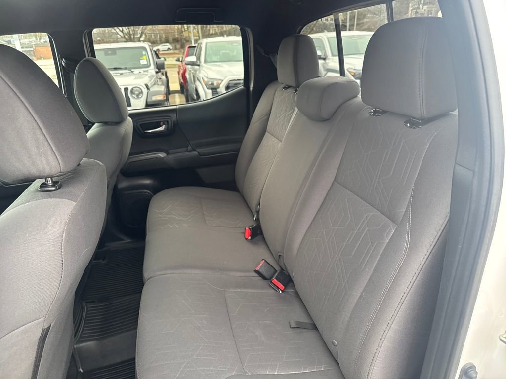 Used 2018 Toyota Tacoma TRD Sport w/ Technology Package image 33