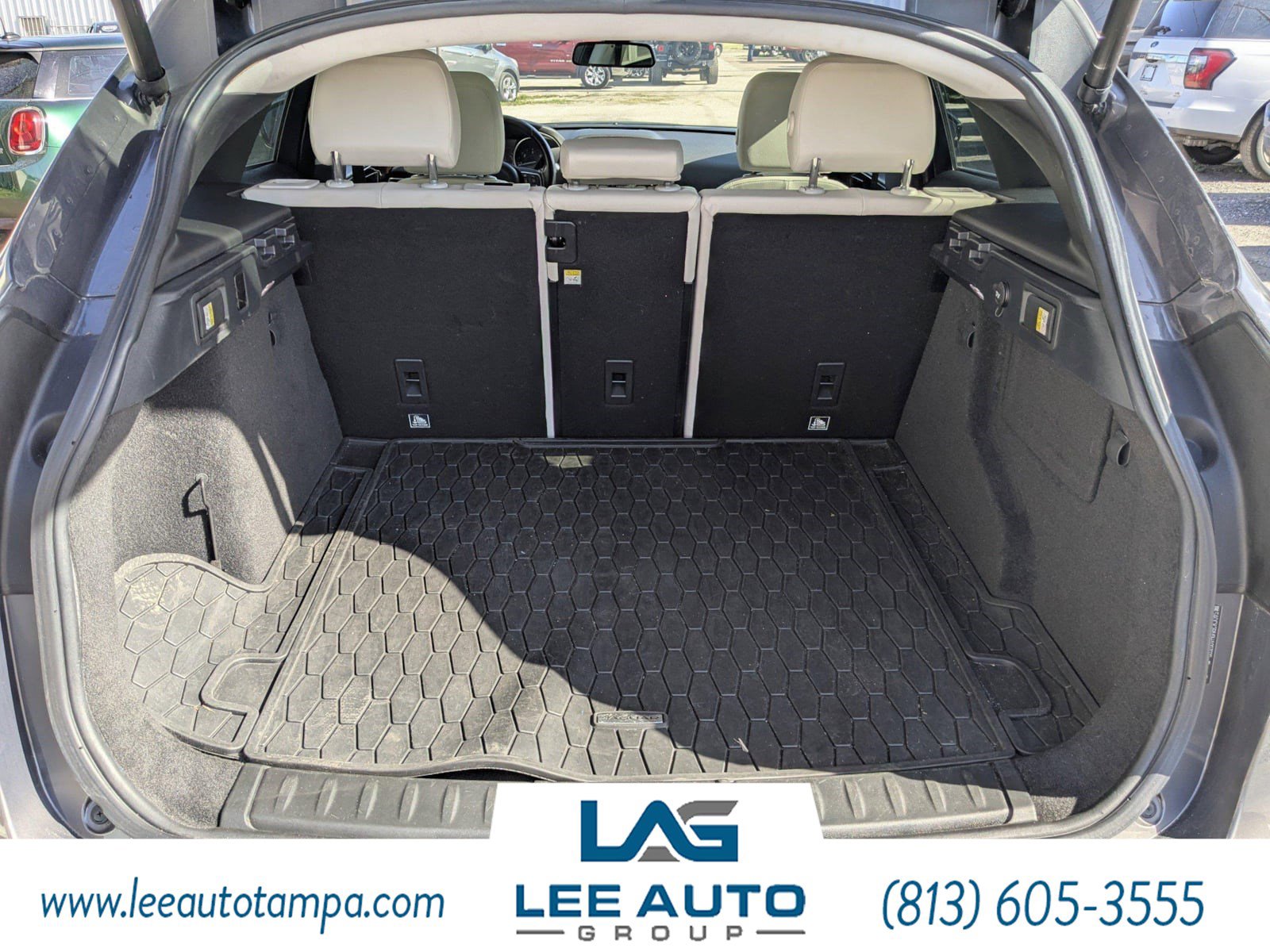 Used 2017 Jaguar F-PACE Prestige image 12