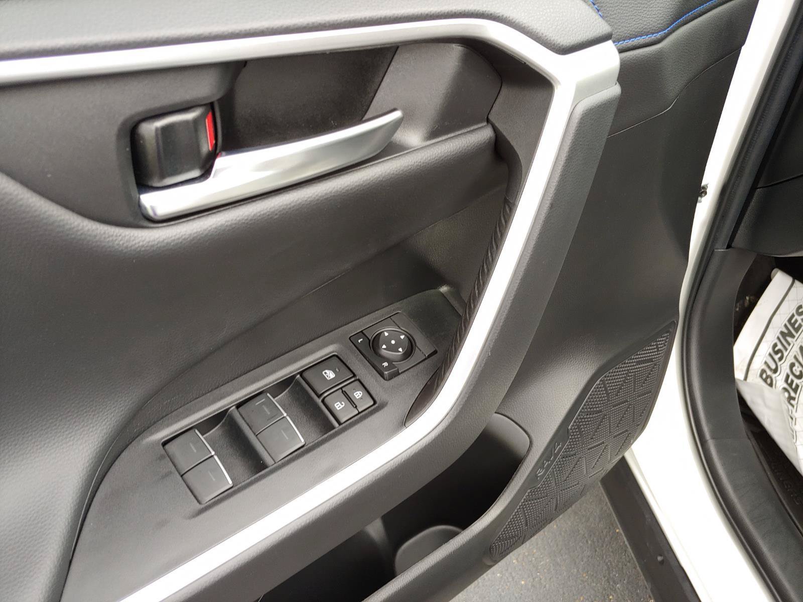 Used 2024 Toyota RAV4 XSE AWD/4WD image 12