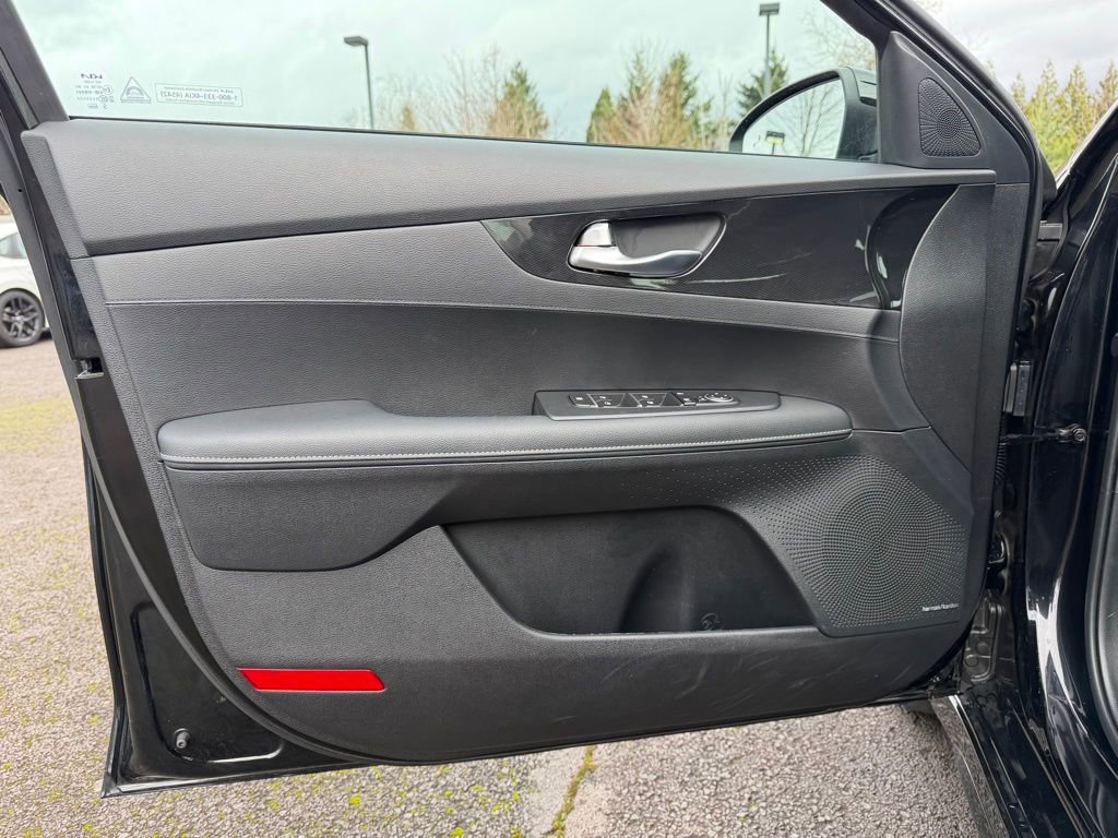 Used 2024 Kia Forte GT-Line w/ GT-Line Premium Package image 12