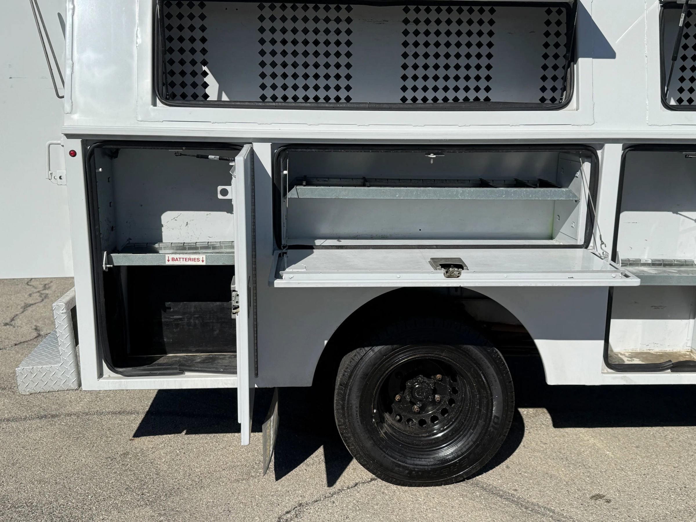 Used 2019 Mercedes-Benz Sprinter 170 w/ Chrome Grille Package image 19