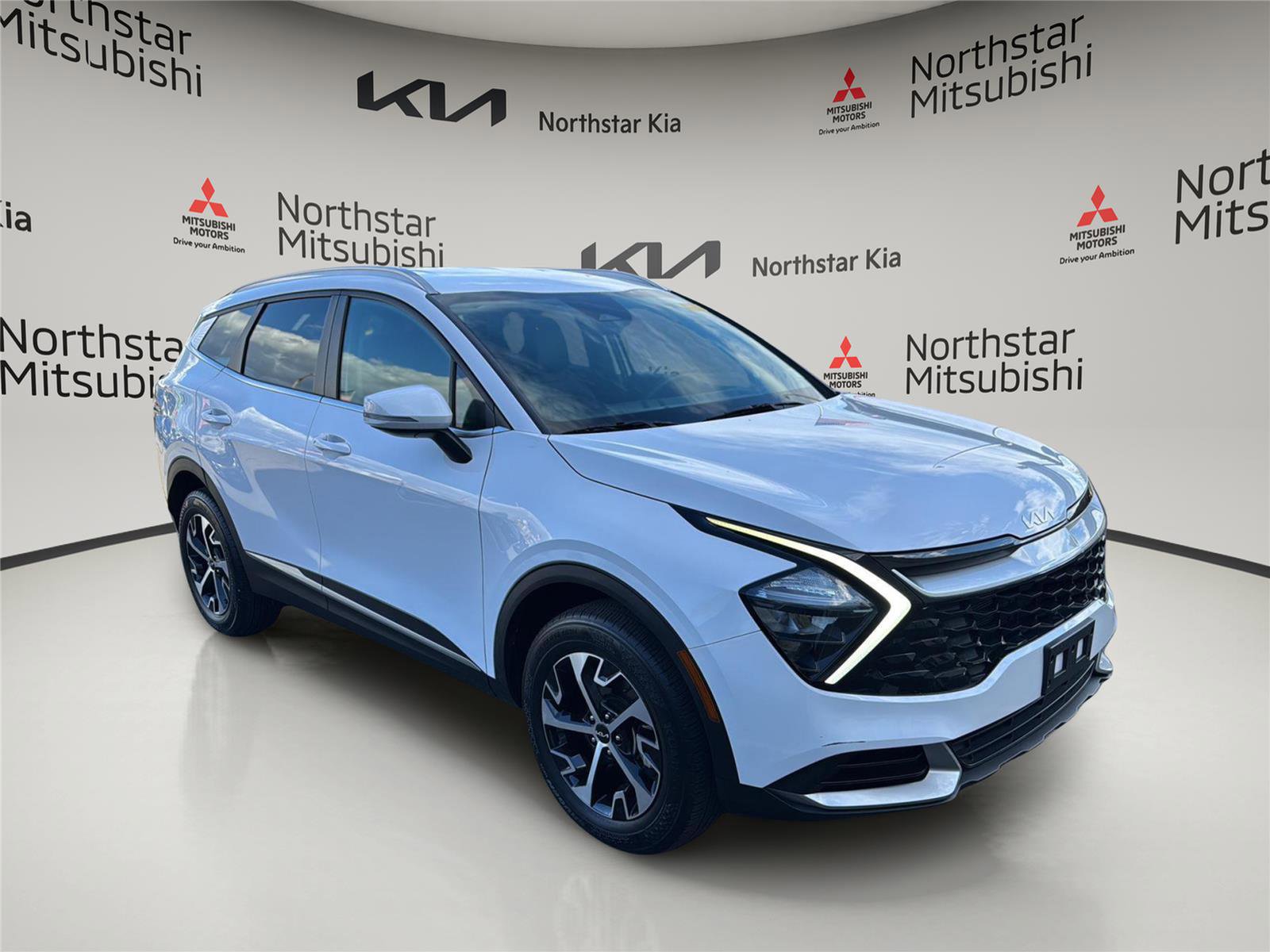 Used 2023 Kia Sportage EX image 7