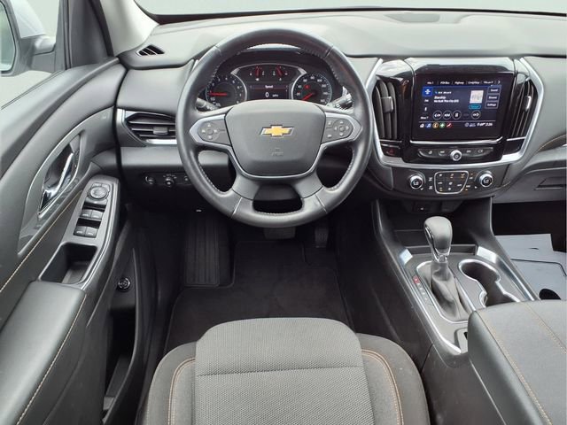 Certified 2021 Chevrolet Traverse LT image 2