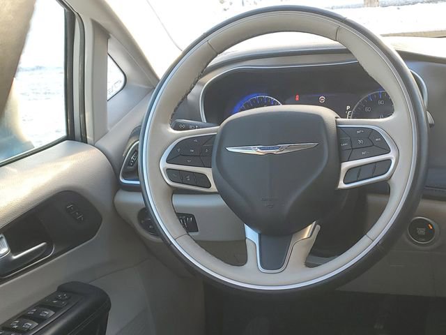Used 2018 Chrysler Pacifica Limited image 12