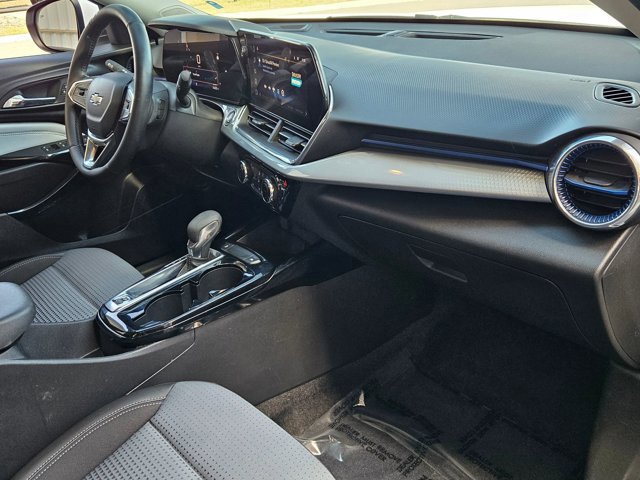 Used 2024 Chevrolet Trax LT w/ Driver Confidence Package FWD image 21