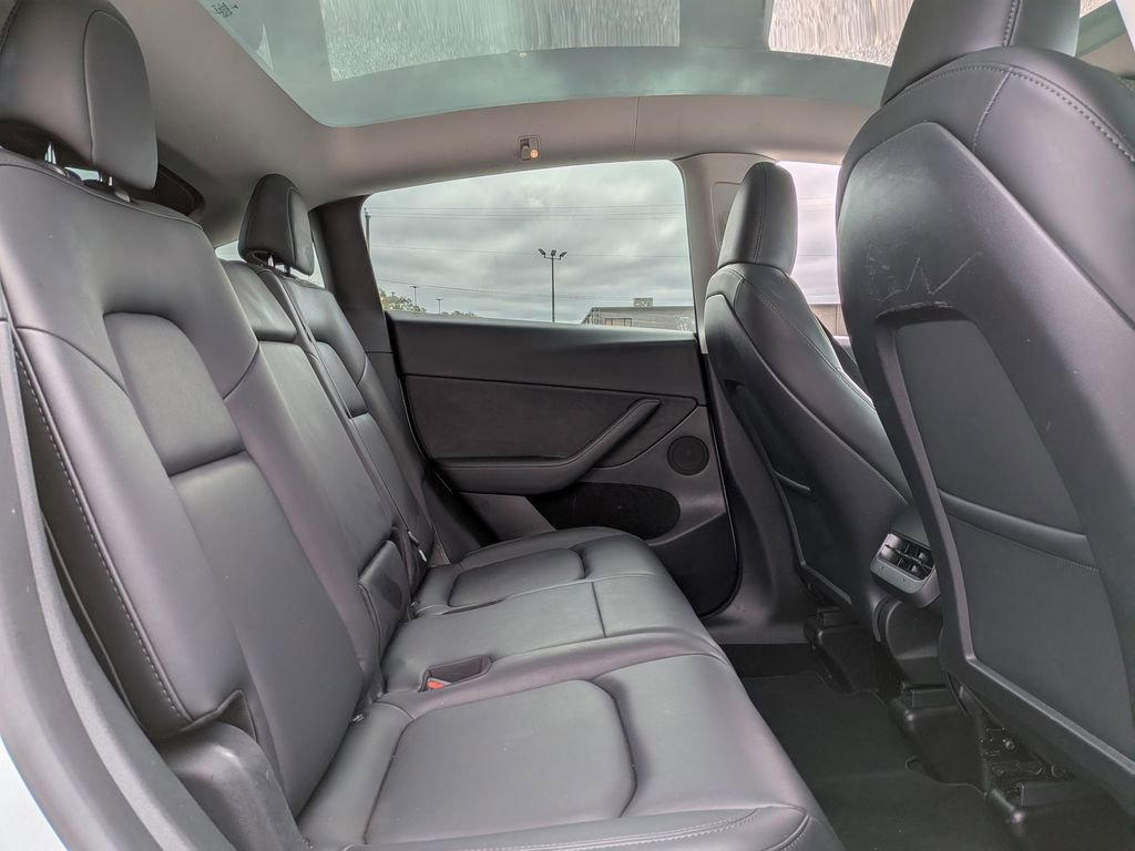 Used 2023 Tesla Model Y Long Range image 19
