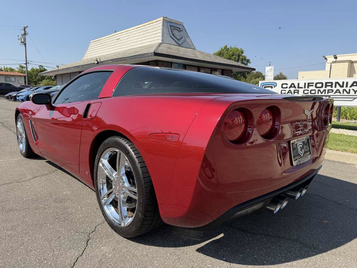 Used 2008 Chevrolet Corvette Coupe w/ Z51 Performance Package RWD image 4