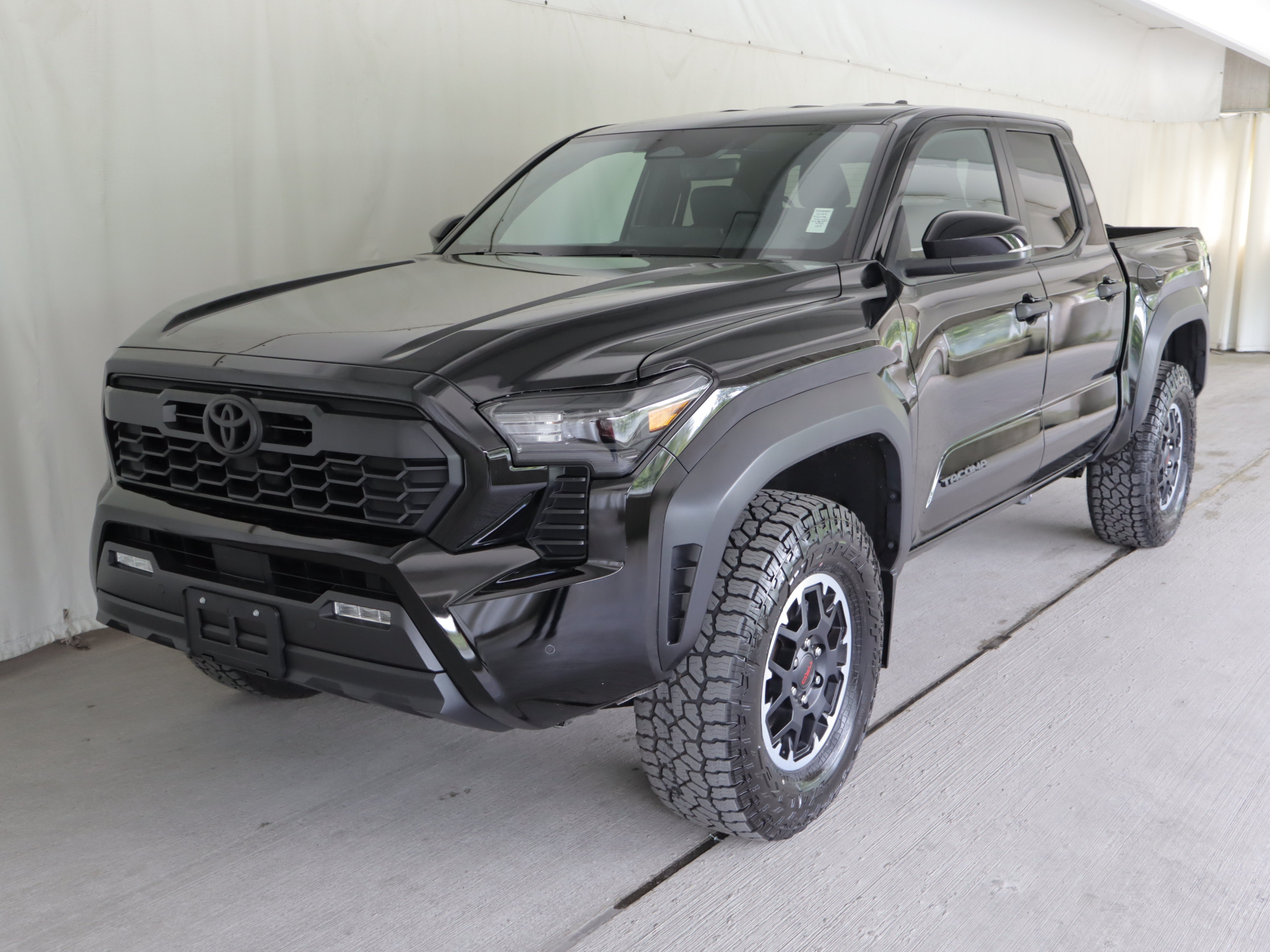 Used 2024 Toyota Tacoma TRD Off-Road w/ TRD Off Road Upgrade Package AWD/4WD image 20