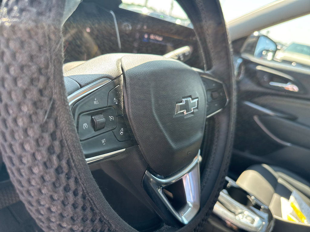 Used 2024 Chevrolet Trax ACTIV w/ Sunroof Package FWD image 13