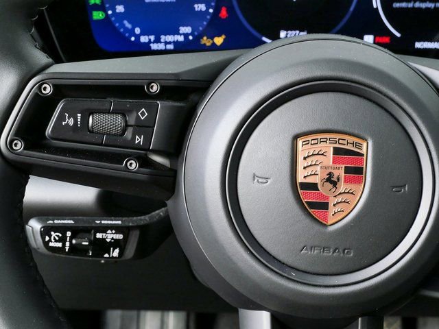 Certified 2025 Porsche Macan Electric RWD image 11