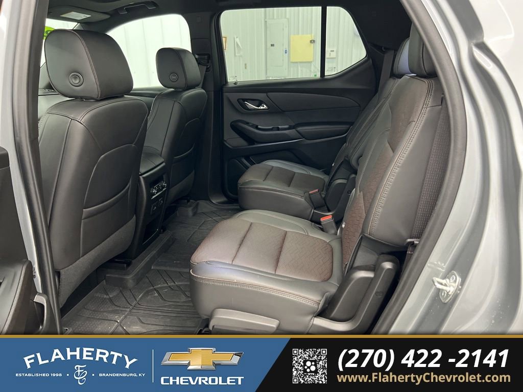 Used 2023 Chevrolet Traverse High Country image 11