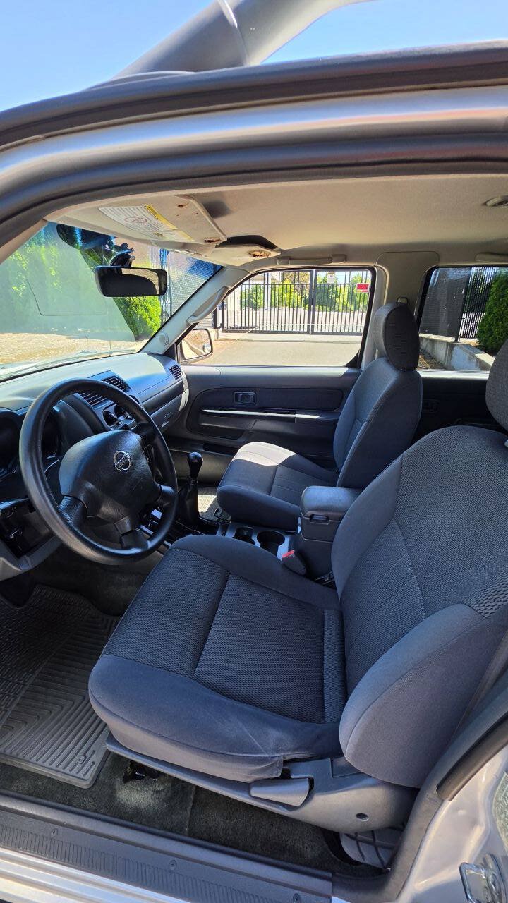 Used 2002 Nissan Frontier XE AWD/4WD image 9