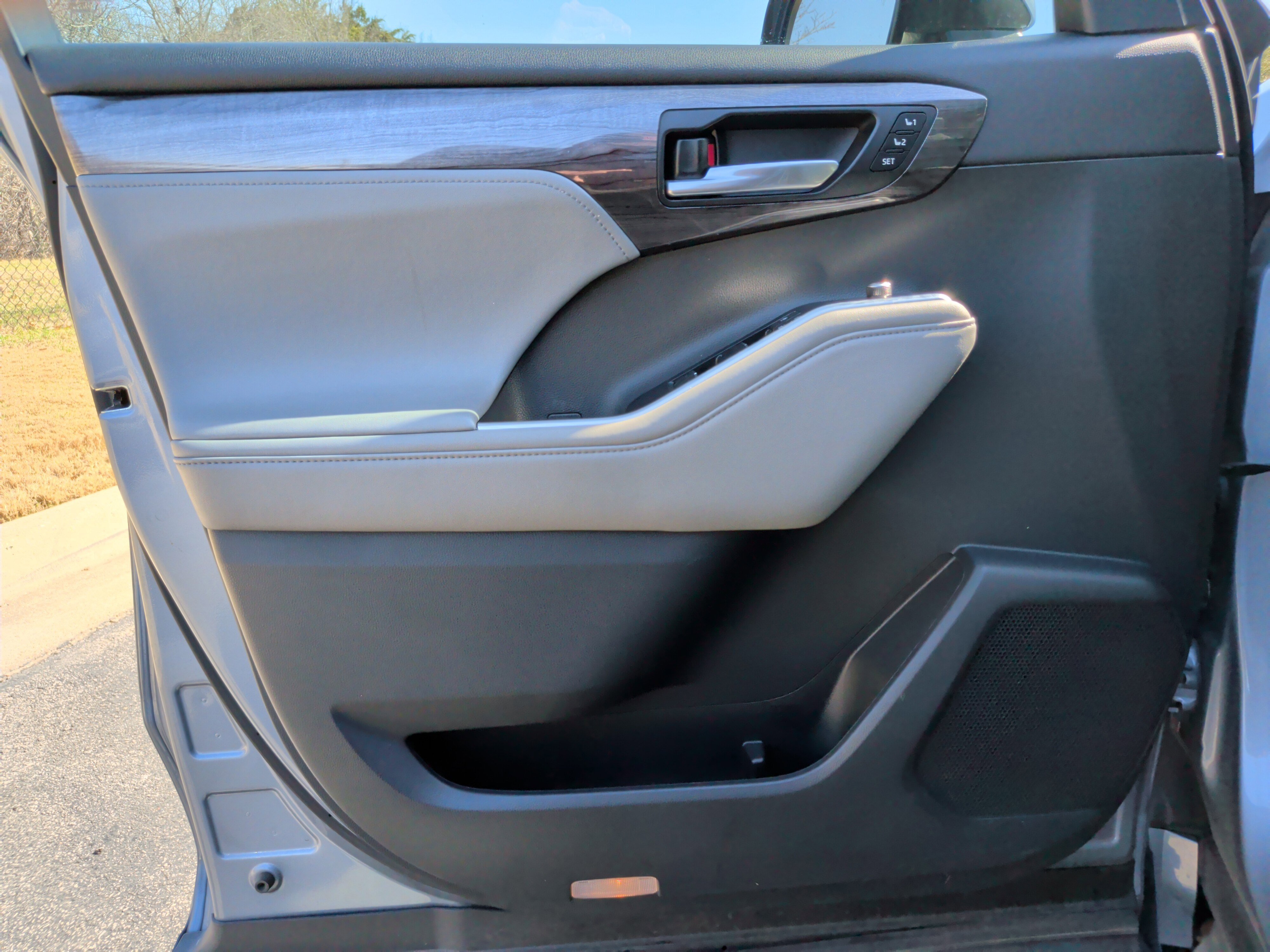 Used 2021 Toyota Highlander Platinum image 27