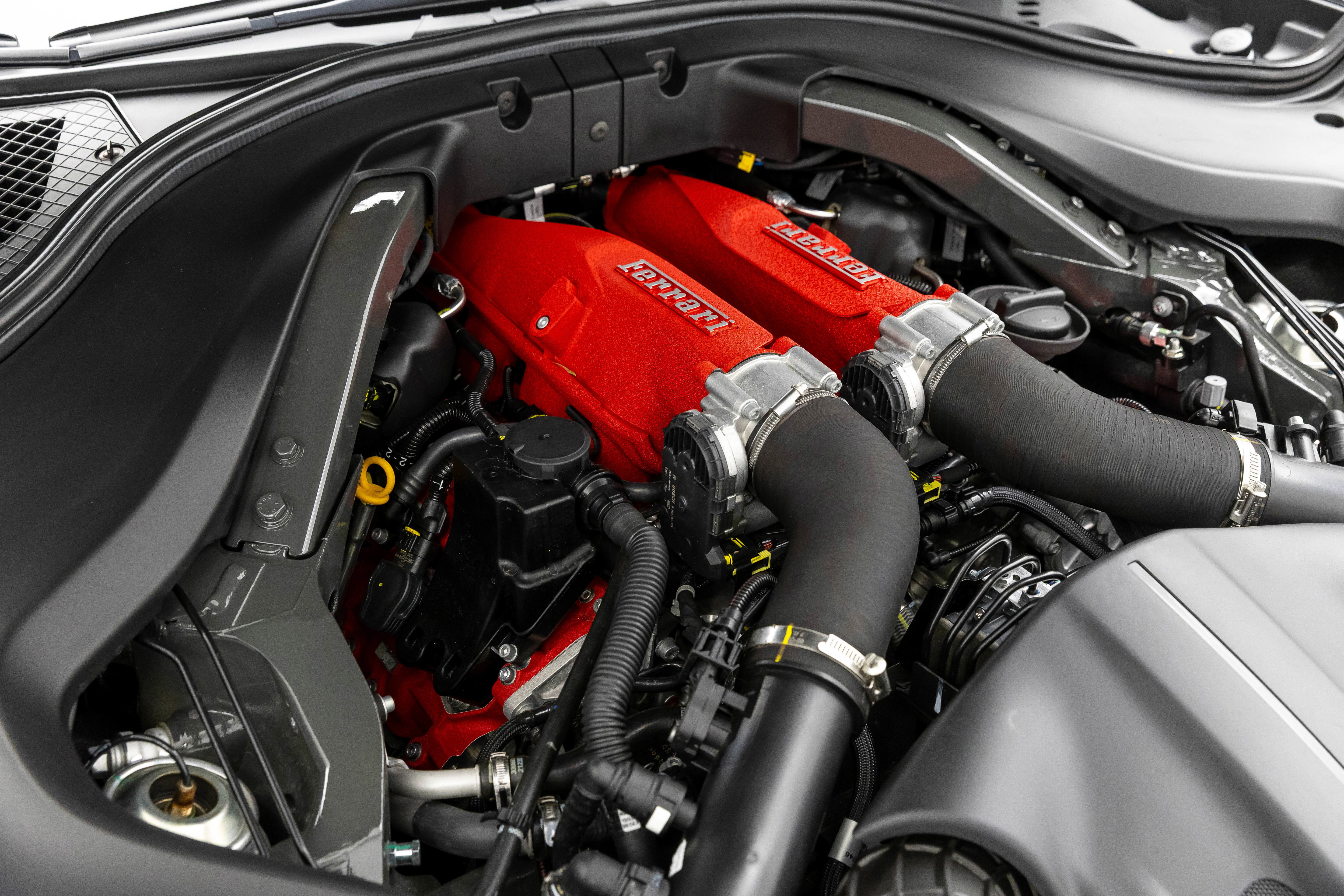 Certified 2025 Ferrari Roma Spider RWD image 45