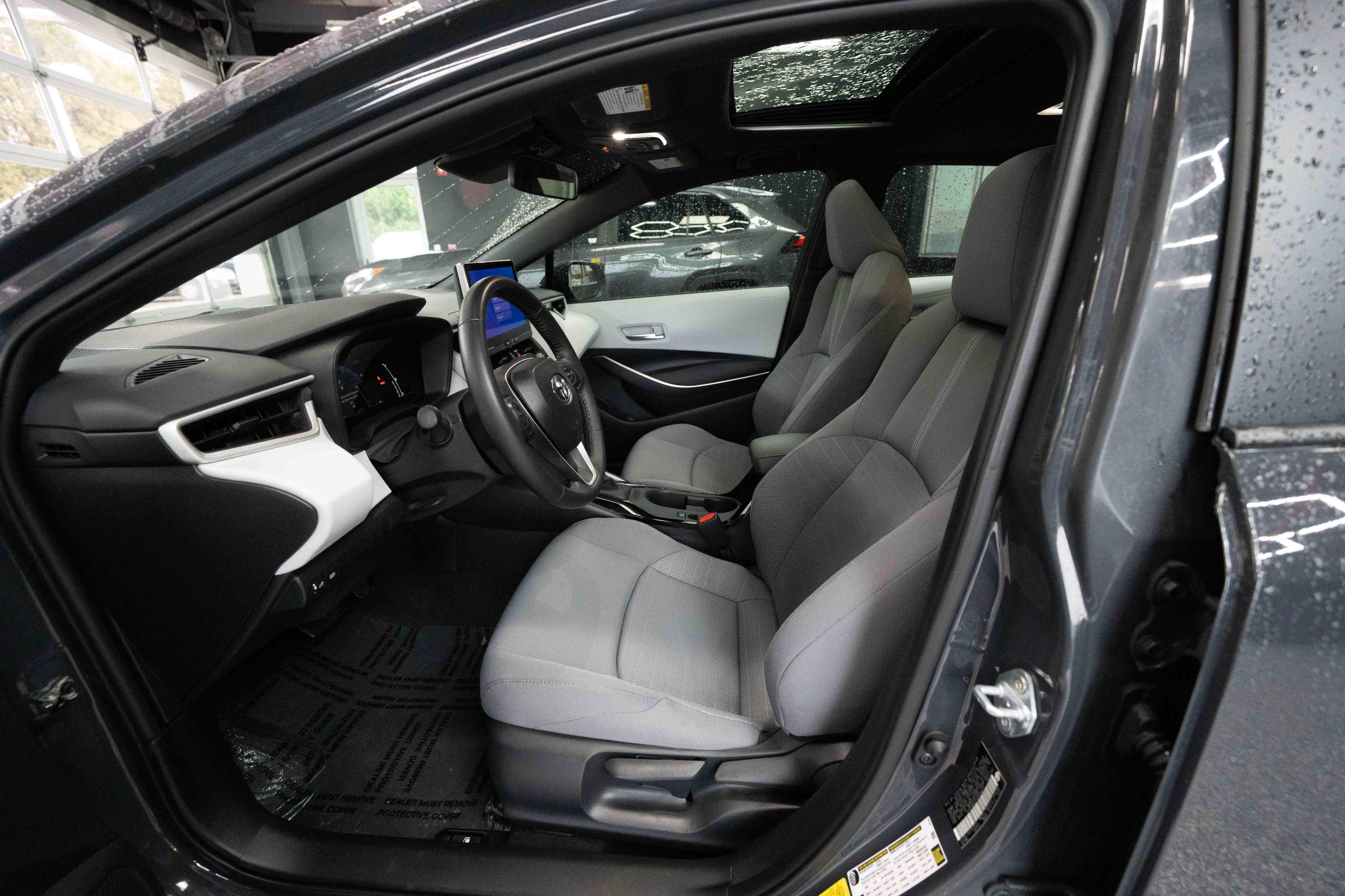 Certified 2025 Toyota Corolla SE w/ SE Premium Package image 10