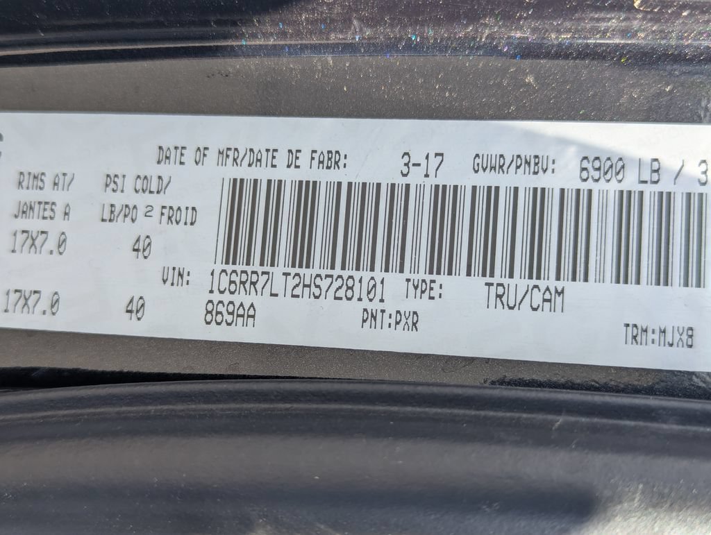 Used 2017 RAM 1500 Classic SLT AWD/4WD image 36