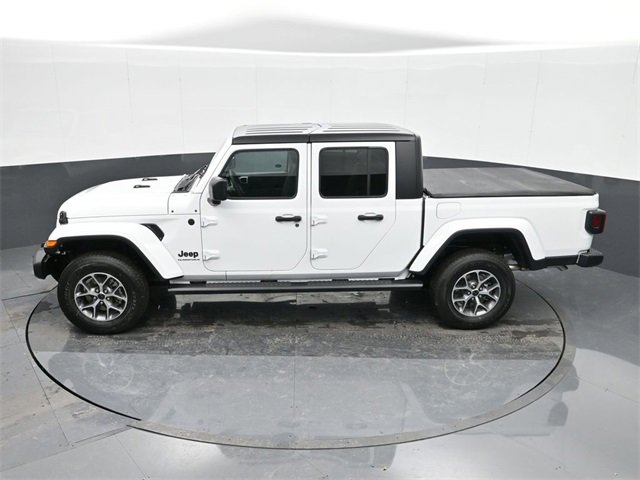 Used 2024 Jeep Gladiator Sport image 34