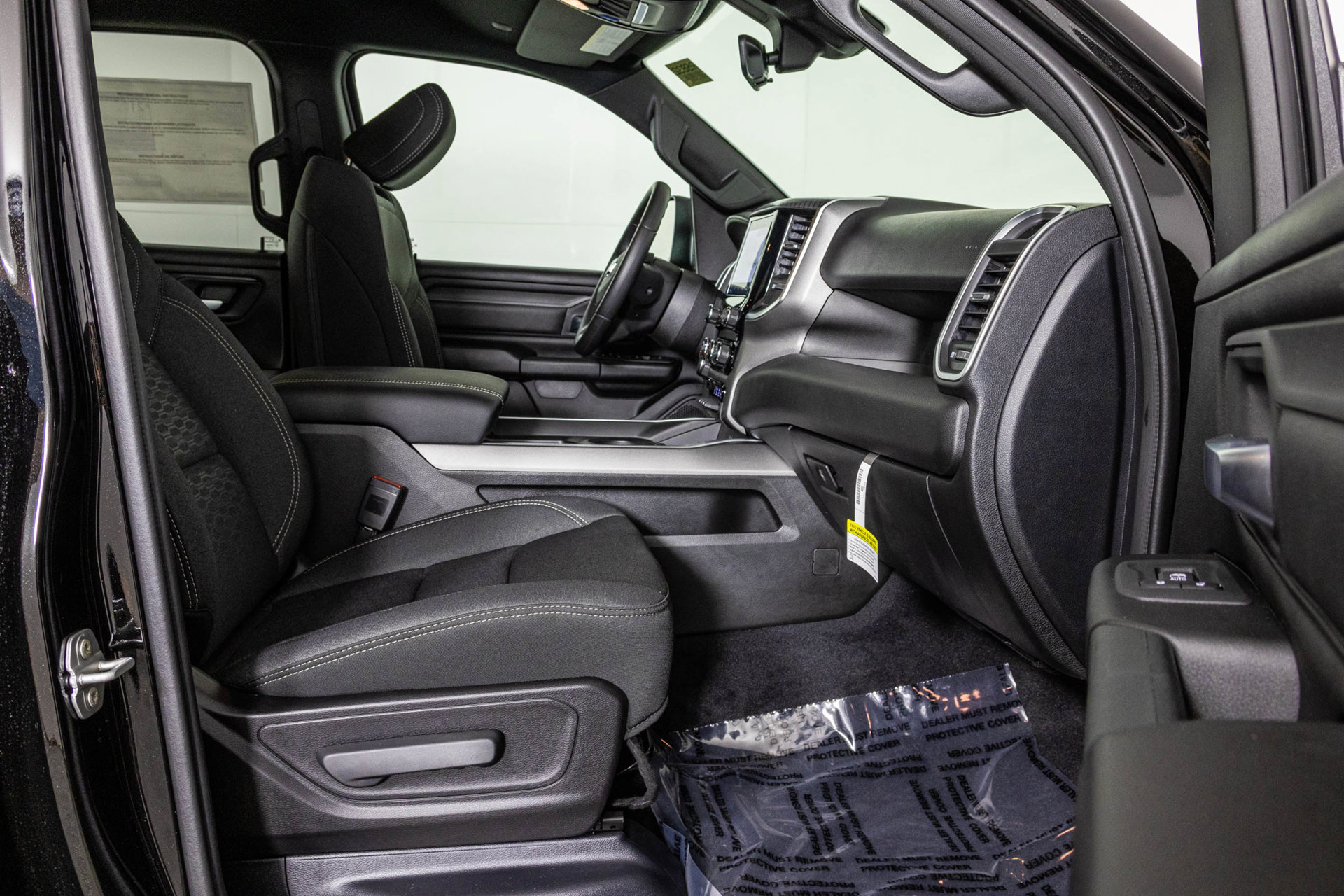 New 2026 RAM 1500 Express AWD/4WD image 41