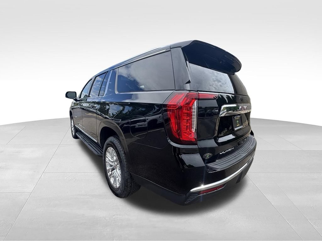 Used 2024 GMC Yukon XL SLT w/ SLT Luxury Package AWD/4WD image 11