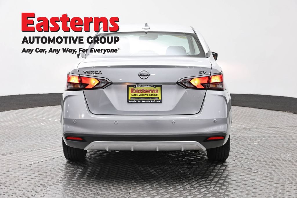 Used 2023 Nissan Versa SV FWD image 8