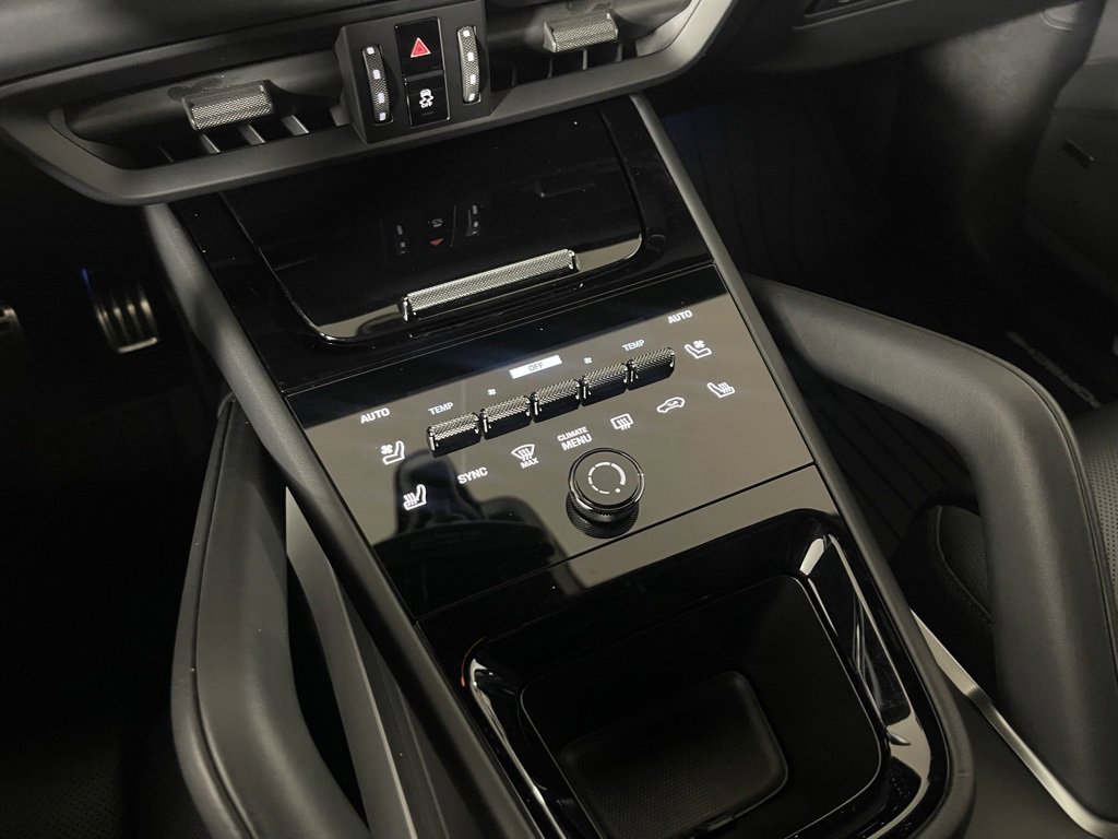 Certified 2025 Porsche Cayenne S image 32