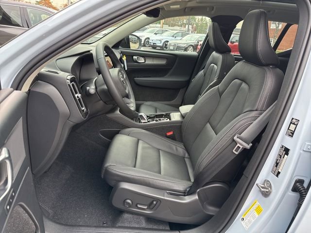New 2026 Volvo XC40 B5 Plus w/ Protection Package Premier AWD/4WD image 11