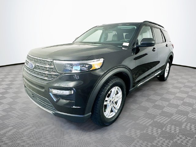 Certified 2023 Ford Explorer XLT w/ Equipment Group 202A AWD/4WD image 7