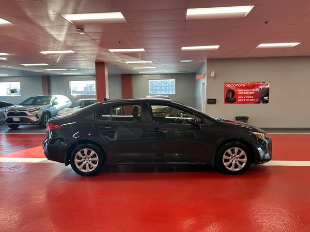 Certified 2025 Toyota Corolla LE FWD image 3
