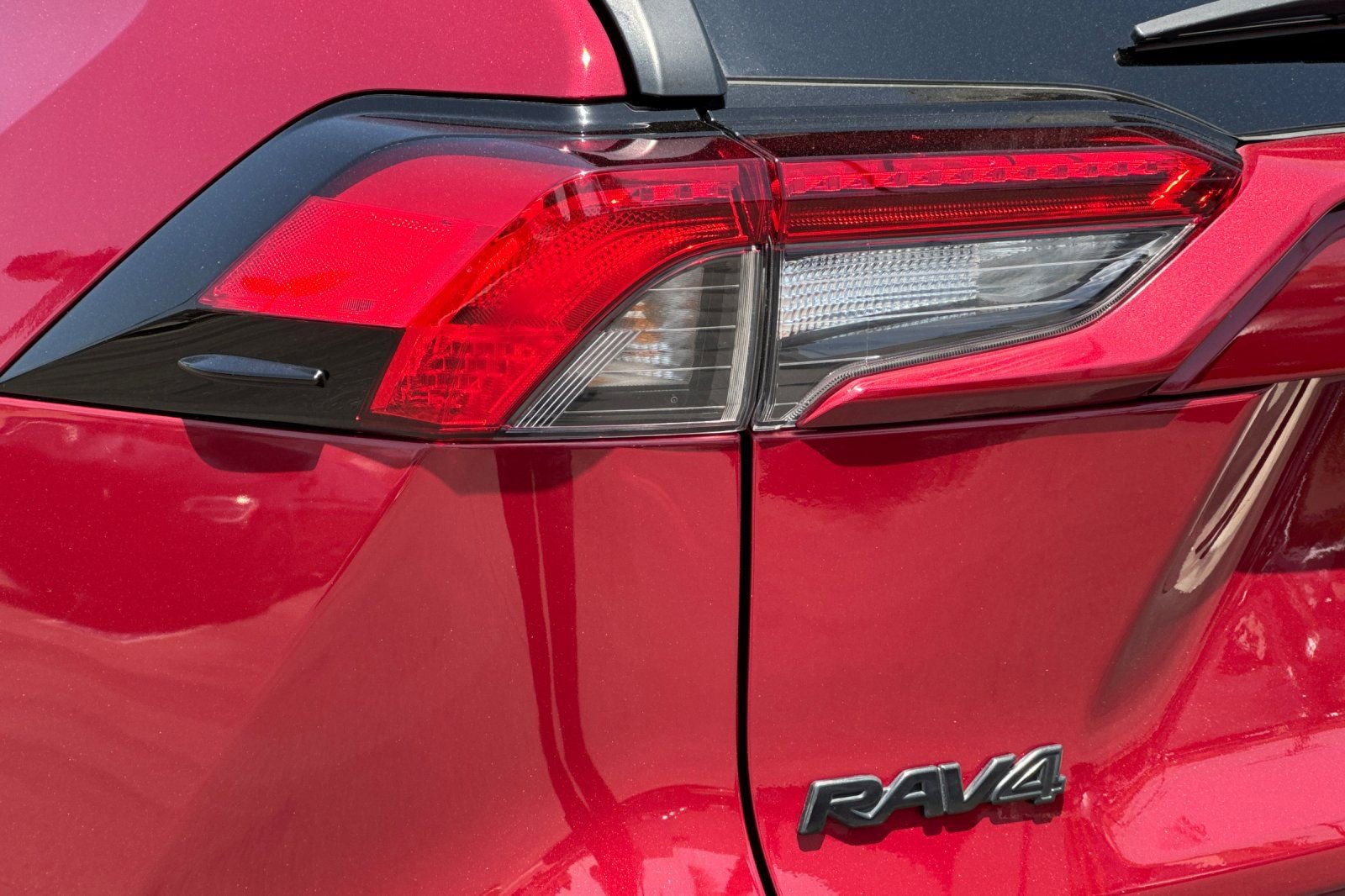 Used 2021 Toyota RAV4 XLE FWD image 36