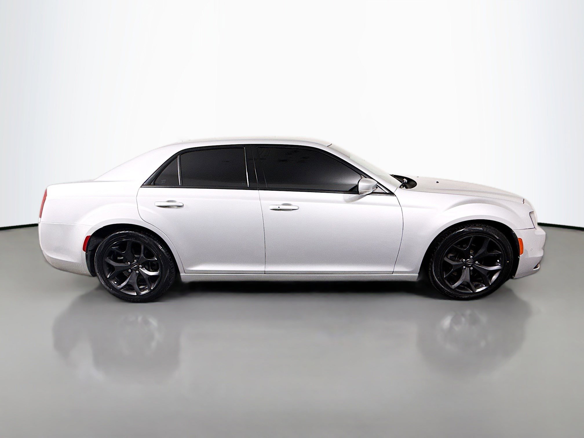 Used 2021 Chrysler 300 S image 11
