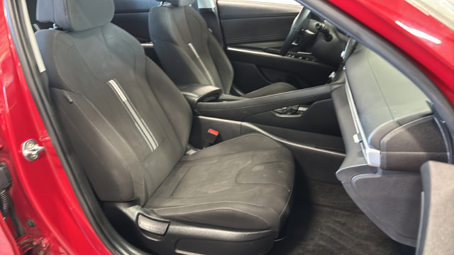 Used 2022 Hyundai Elantra SEL w/ Convenience + Premium Package FWD image 25