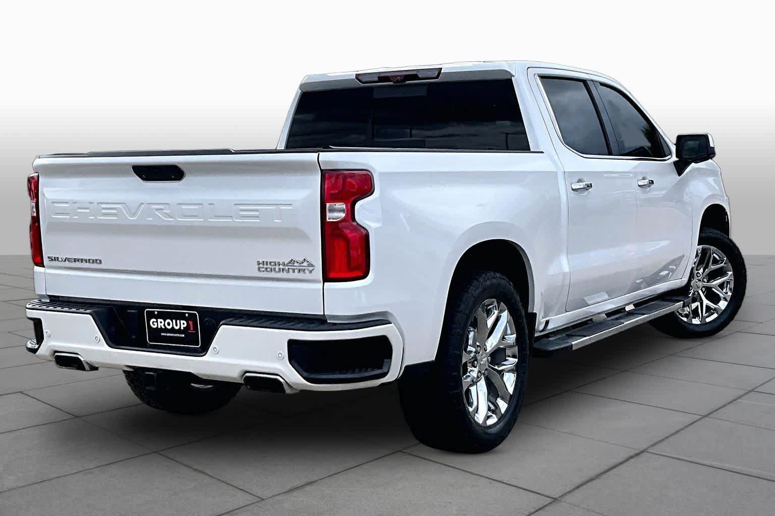 Used 2021 Chevrolet Silverado 1500 High Country w/ Technology Package AWD/4WD image 12