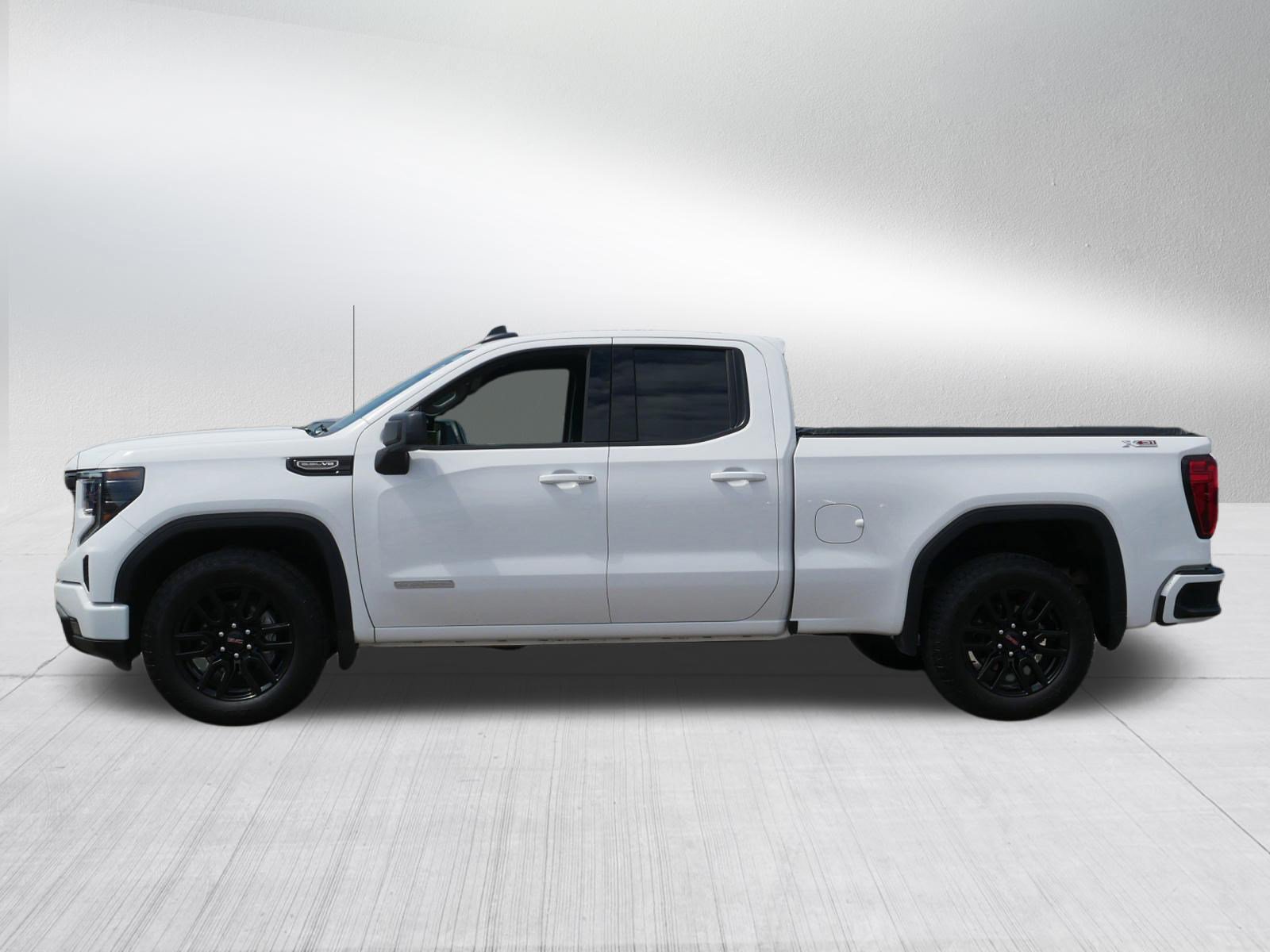 Used 2023 GMC Sierra 1500 Elevation w/ X31 Off-Road Package AWD/4WD image 4