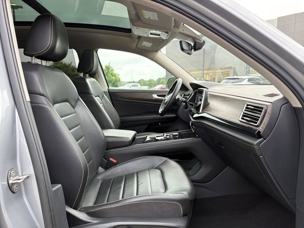 Used 2024 Volkswagen Atlas SEL AWD/4WD image 19