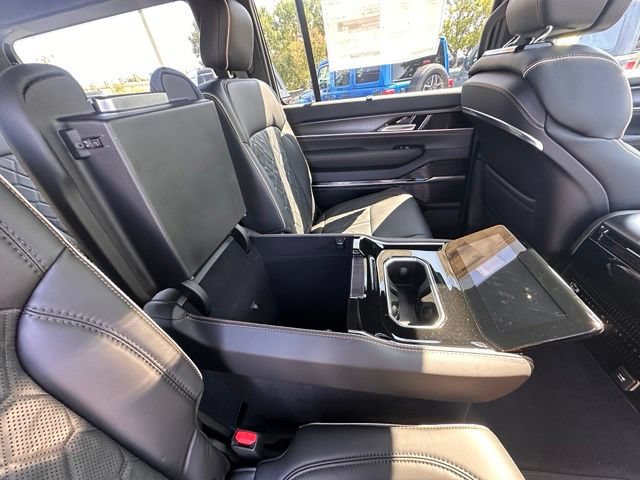 New 2026 Jeep Grand Wagoneer Summit AWD/4WD image 32