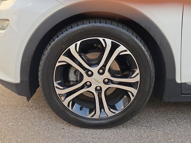 Used 2017 Chevrolet Bolt Premier w/ Driver Confidence II Package FWD image 22