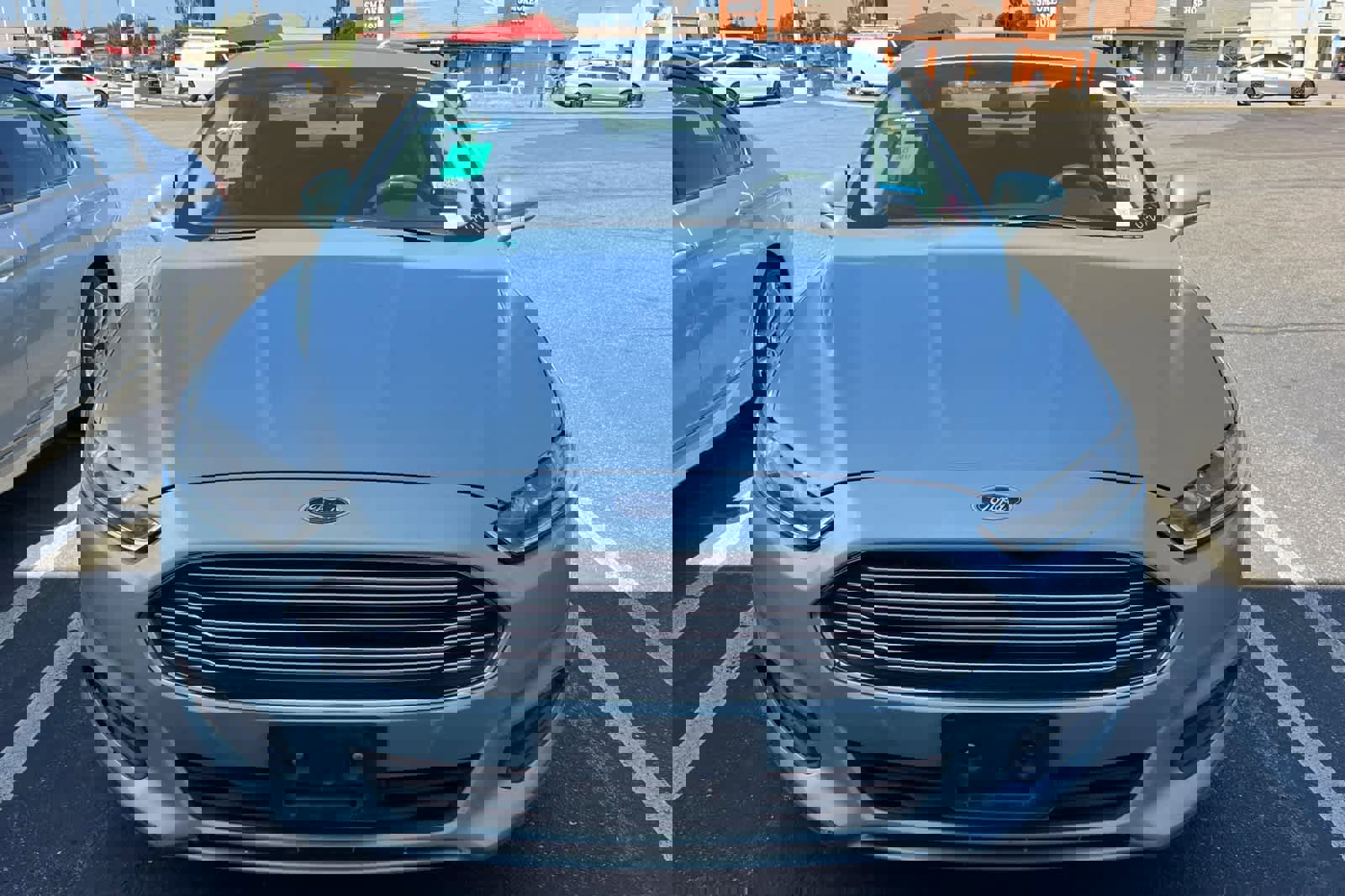 Used 2013 Ford Fusion SE FWD image 2