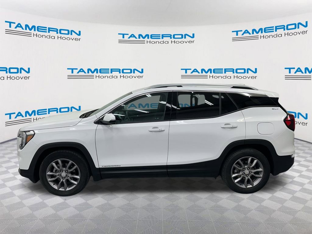 Used 2024 GMC Terrain SLT FWD image 2