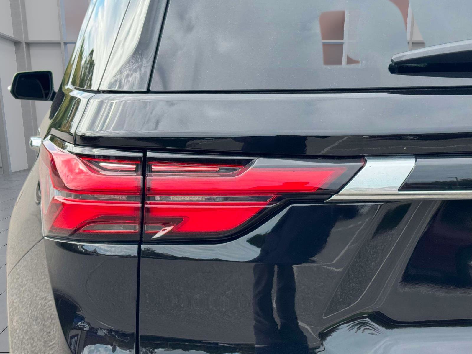 Used 2023 Chevrolet Traverse Premier image 7