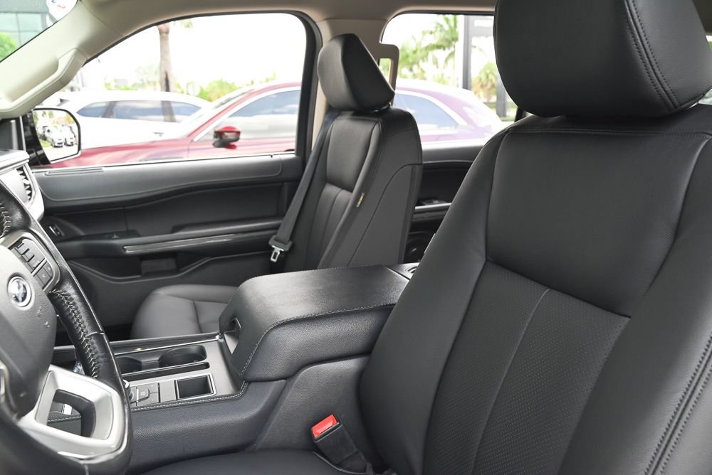 Used 2024 Ford Expedition XLT RWD image 10