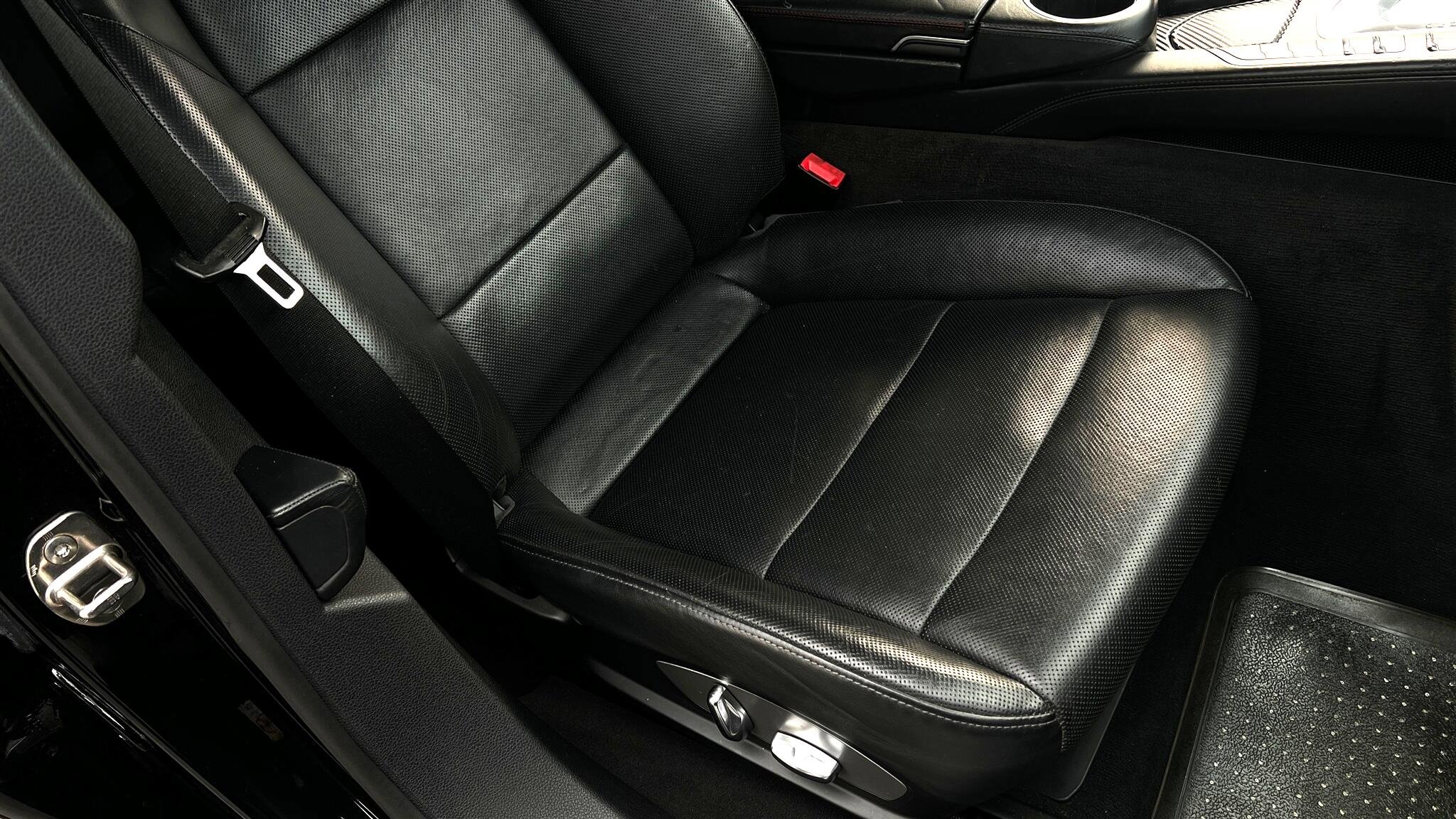 Used 2010 Porsche Panamera 4S image 43